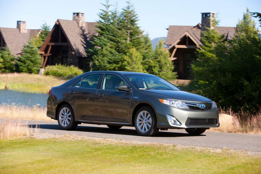 Toyota Camry Hybrid 2012 года  (фото 40 из 71)